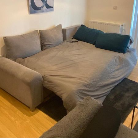 Luxury London Apartment - Steps To East Croydon Train Station ภายนอก รูปภาพ