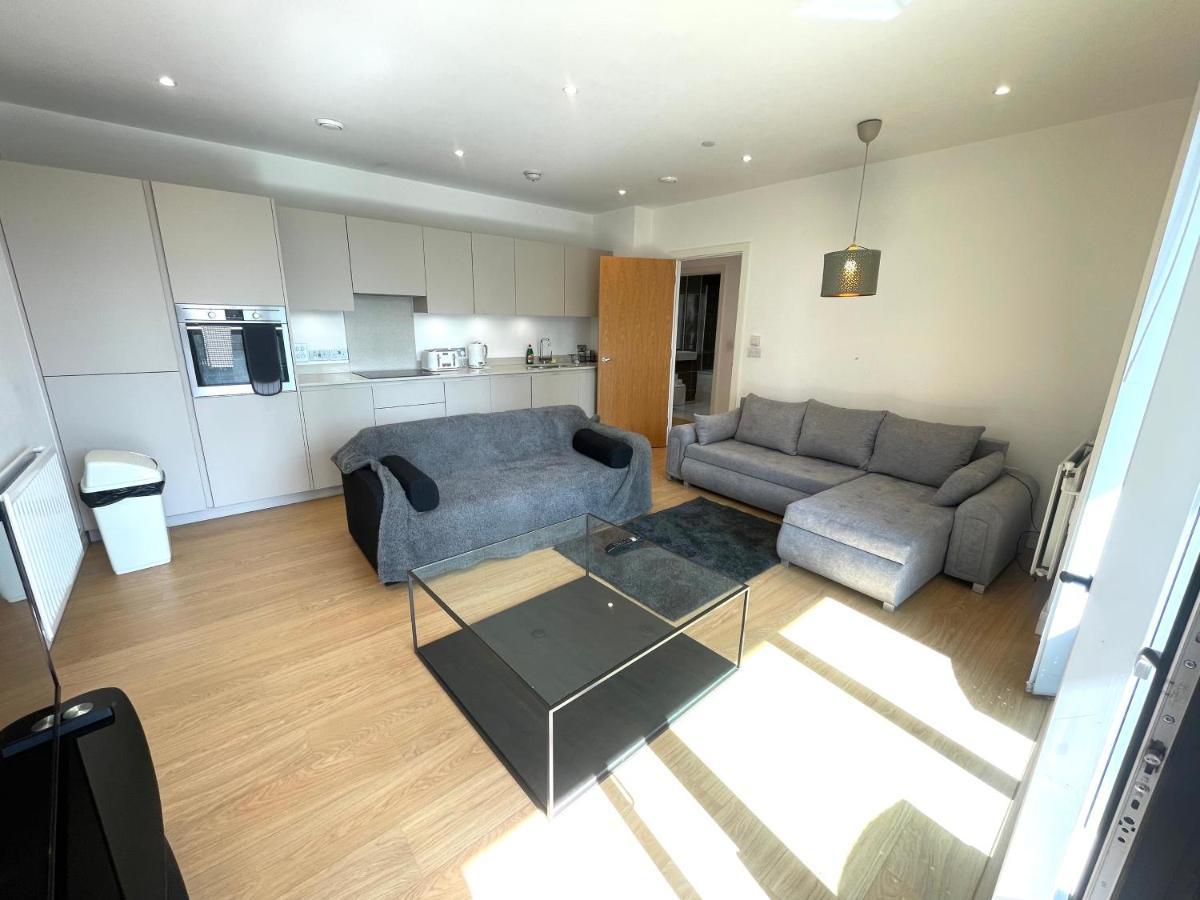 Luxury London Apartment - Steps To East Croydon Train Station ภายนอก รูปภาพ