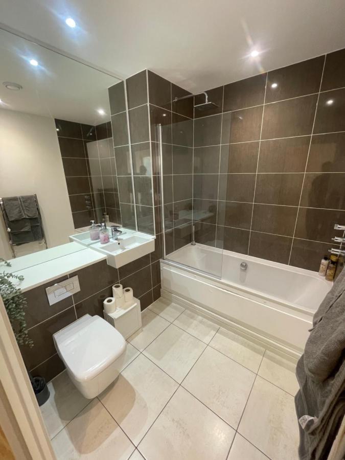 Luxury London Apartment - Steps To East Croydon Train Station ภายนอก รูปภาพ